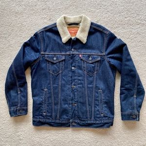 LEVI'S Sherpa Trucker Jacket - Dark Wash